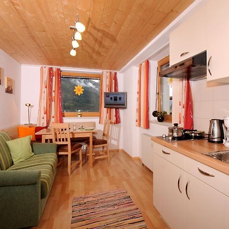 Single Apartment Martlerhof Tux Room photo