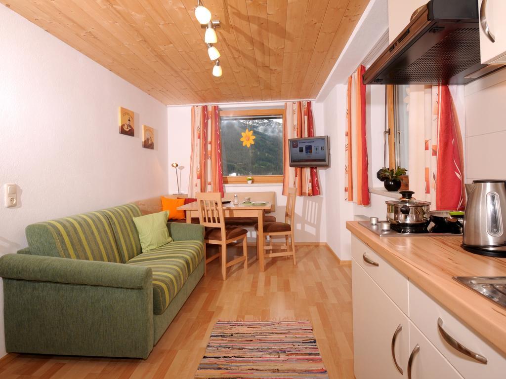 Single Apartment Martlerhof Tux Room photo