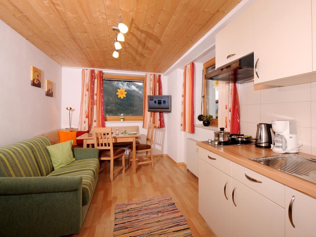 Single Apartment Martlerhof Tux Room photo